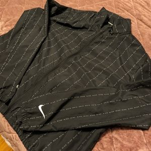 Nike logo lightweight jacket L
